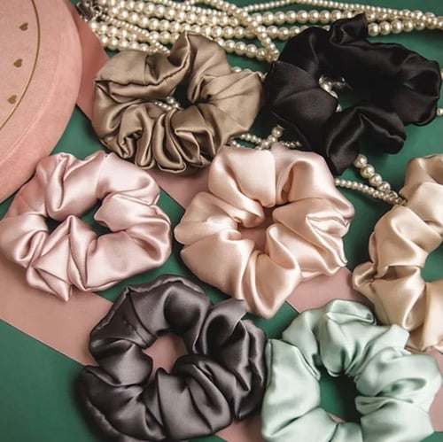 ربطة شعر سكرانشي حرير طبيعي