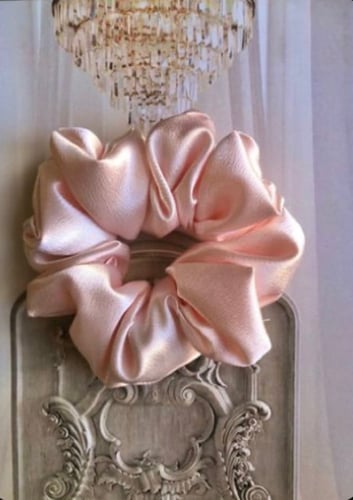 ربطة شعر سكرانشي حرير طبيعي