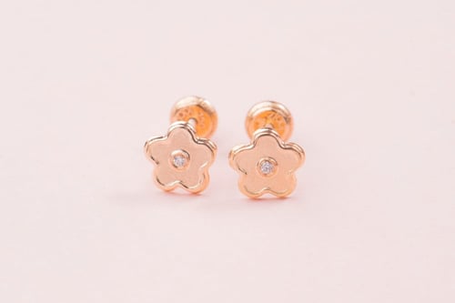 أقراط زهرة جبال الالب الوردية