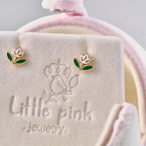 أقراط زهرة البنفسج