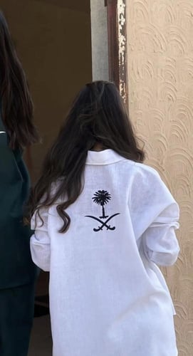 قميص لينن بتطريز سيفين نخله