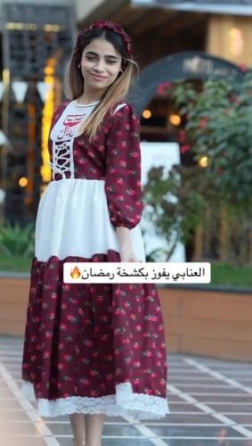 فستان شالكي عنابي مع ابيض