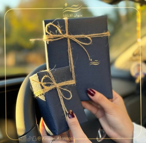 تغليف ورقي اسود