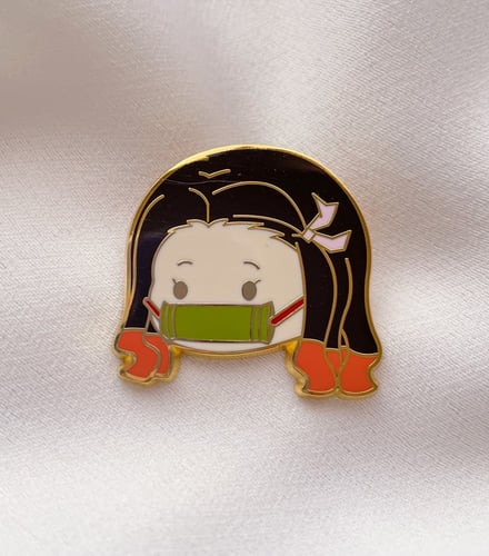 Demon slayer pins / بنز ديمون سلاير كيميتسو