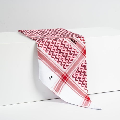 شماغ ملكي كلاسيك فاتح أنجليزي 2025