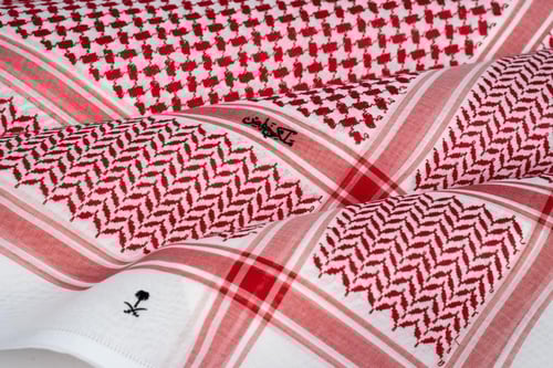 شماغ ملكي كلاسيك فاتح أنجليزي 2025