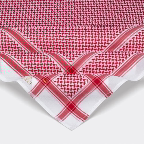 شماغ قوتشي قولد 2025