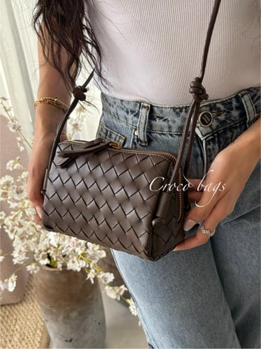 ويفي كروس بودي باق - بني