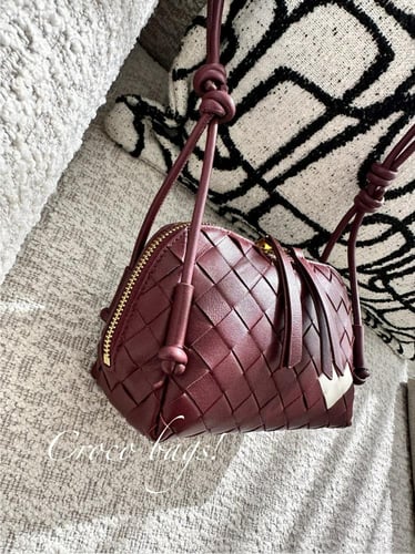 ويفي كروس بودي باق مع قلب- قلب عنابي