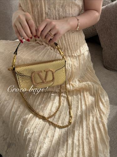 V bag - gold