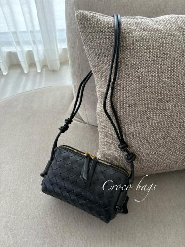 ويفي كروس بودي باق - اسود