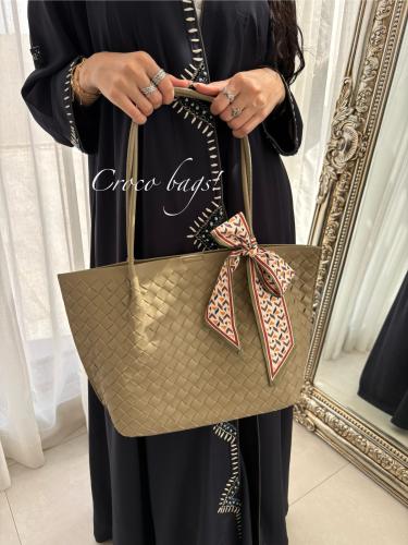 توت ويڤي باق - كاكي