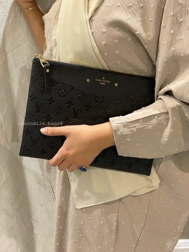 LV DAILY POUCH - black