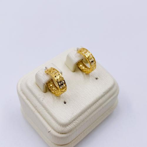 gold earrings