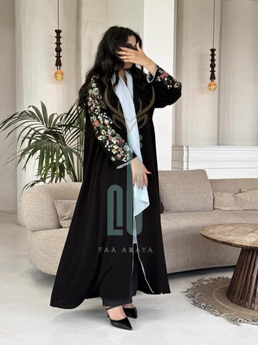 عباية كريب بلقيس شك ترتر ، القصة استريت