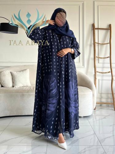 Chiffon abaya lined with print, the design is a half circle.