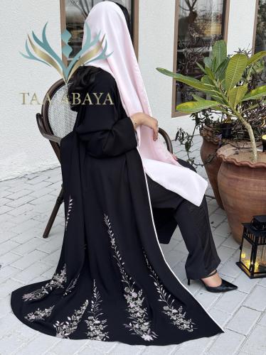 عباية كريب سبيشل تطريز كمبيوتر، القصة استريت