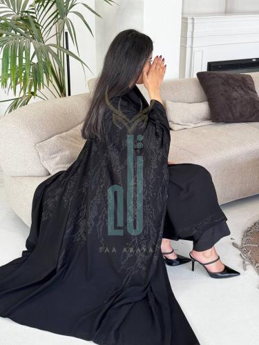 عباية كريب مع شك يدوي، القصة نص بشت