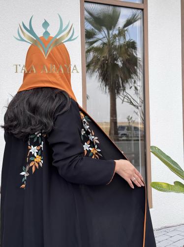 عباية كريب سبيشل تطريز يدوي بالخيوط، القصة استريت