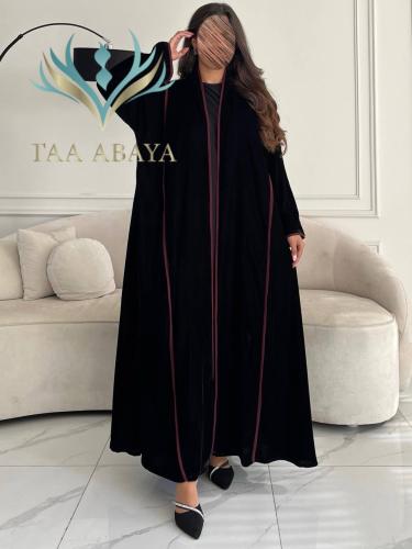 عباية مخمل مع تطريز كمبيوتر ، القصة استريت