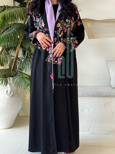 عباية كريب لمياء مع تطريز مورد أنيق