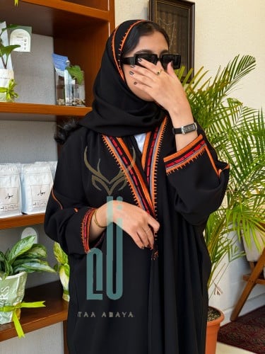 كريب بلقيس تطريز يدوي نص بشت