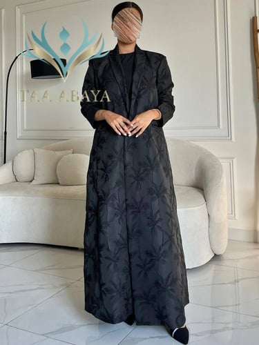 عباية جاكار، القصة استريت