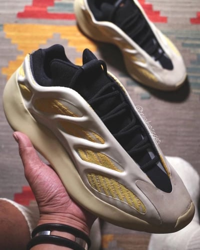 Adidas Yeezy 700 V3 Safflower