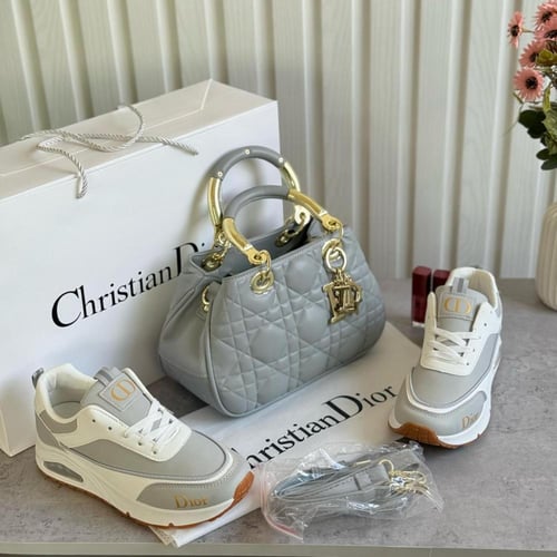 طقم شنطة وشوز نسائي تصميم فاخر مع أرواج سائلة