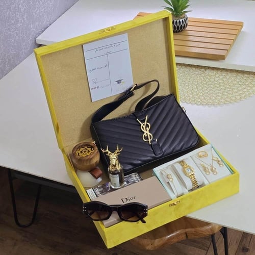 هدية نسائية فاخرة شنطة اف سان لوران مع طقم وإكسسوا...