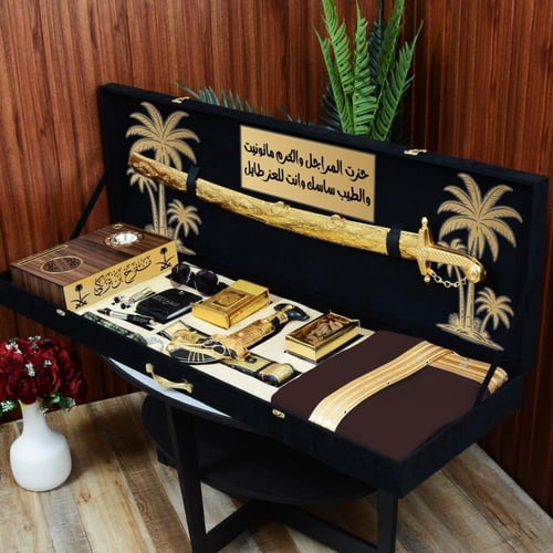 بوكس اهداء فاخر بسيف تذكاري فخم ومبخرة مكتبية من ا...