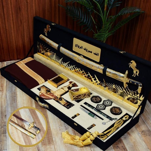 بوكس اهداء فاخر بسيف تذكاري فخم ومبخرة مكتبية من ا...
