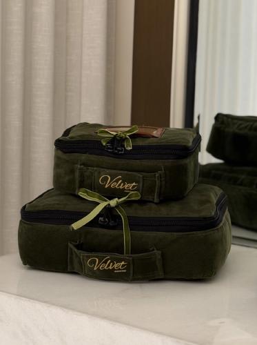 شنطة السفر Velvet