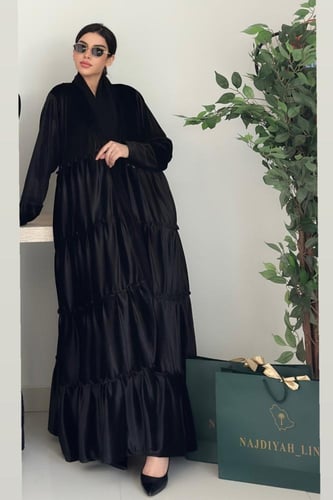 عبايه مخمل طبقات