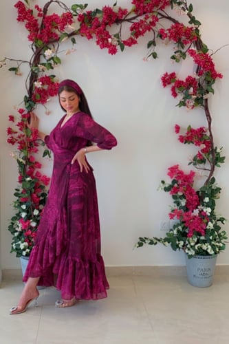 فستان الأنوثة