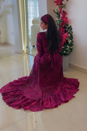 فستان الأنوثة