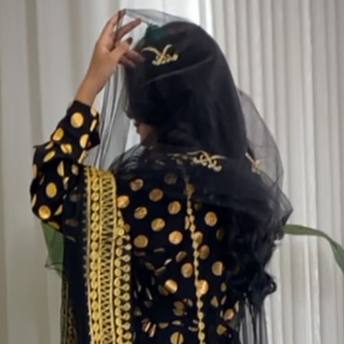 طرحة تل أسود سيفين ونخلة ذهبي وزيتي اخضر .