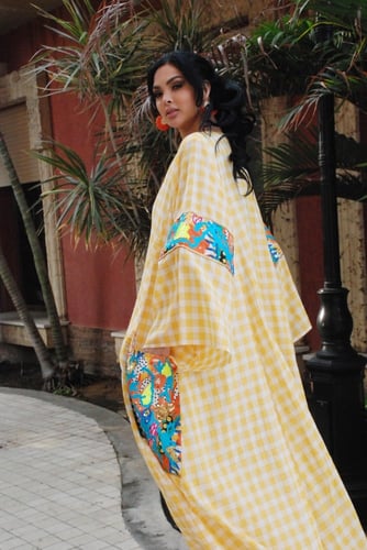 فستان بسيط أصفر زاهي