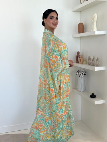 عباية كتف نص كلوش بألوان متناسقة