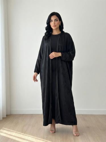 عباية كتف ساده بلون أسود فحمي