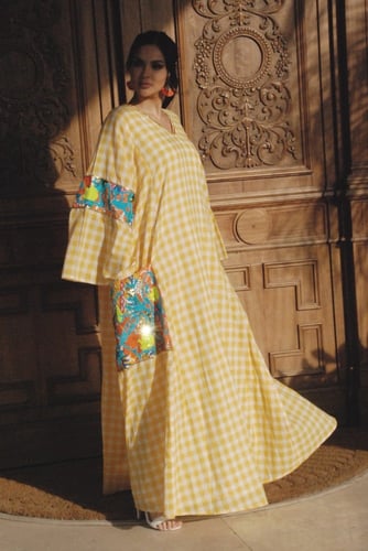 فستان بسيط أصفر زاهي