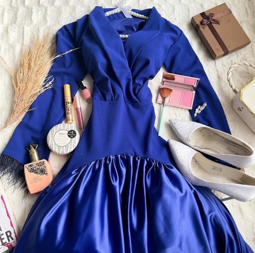 فستان نيلي ميد مع حزام