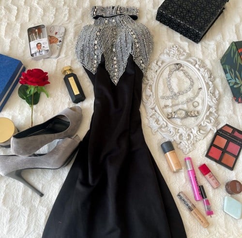 فستان اسود بكرستال