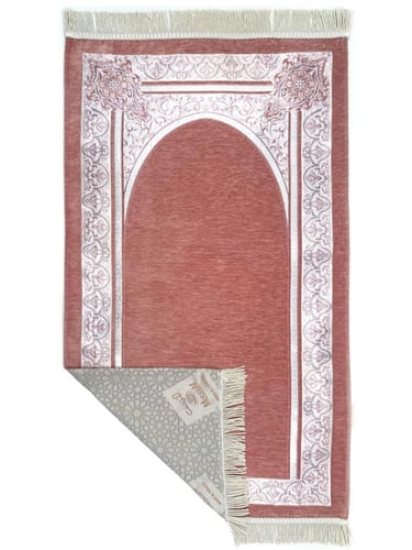 سجادة صلاة شينيل في علبة