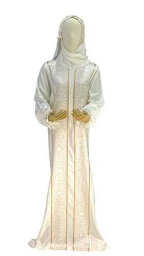 طقم سجادة مع ثوب صلاة