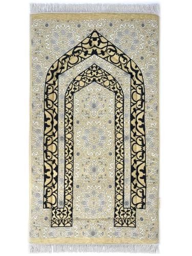 سجادة صلاة شانيل ميموري فوم