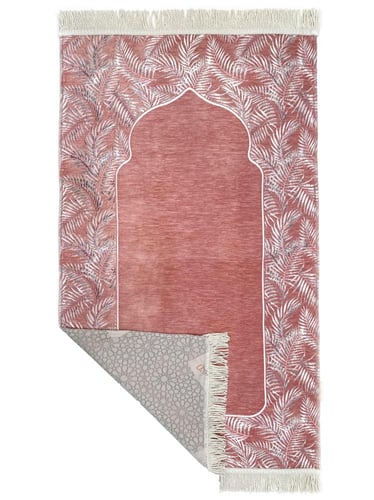 سجادة صلاة شينيل في علبة