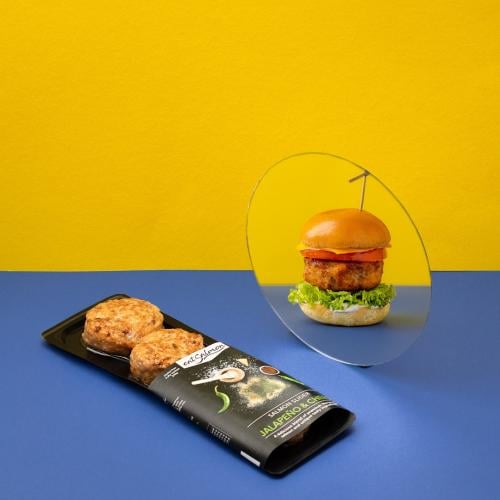 سالمون تراوت برجر بنكهة الجبن والفلفل 260 جم