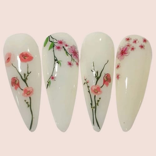 لصق اظافر شكل ورد