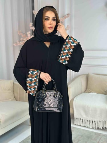 عباية روز السوداء